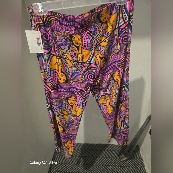 SIMPLY FABULOUS Stretch super soft Crop leggings NWT Sz XL - Picture 2 of 4